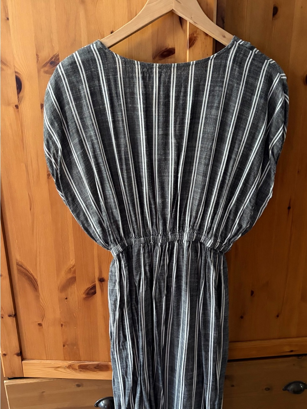 Cupshe Striped V-Neck Cinched Waist Maxi Dress - Gray - Picture 3 of 5